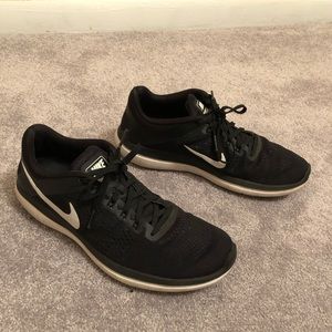 Nike Free Run Woman’s Black Sneakers